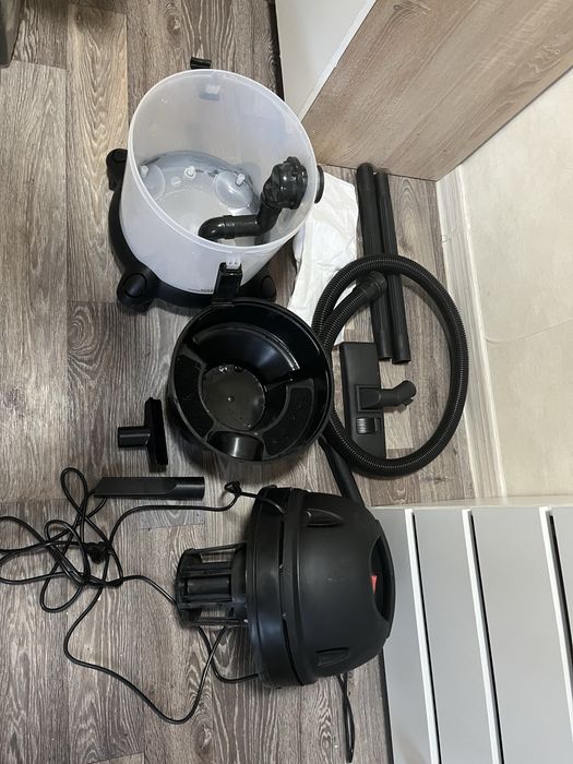 Пылесос Group Aqua Vac SR1710 с аквафильтром