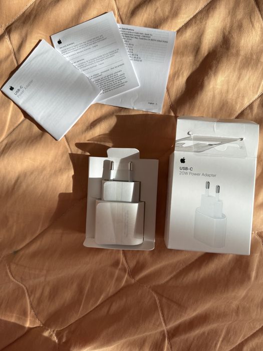 apple сксесоари,адаптер,зарядно и слушалки