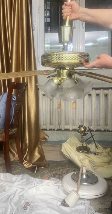 Продам люстру б/у