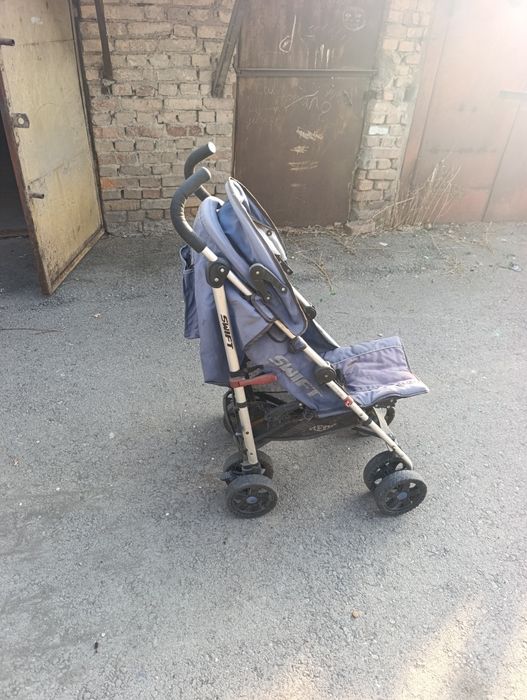 Продам прогулочную коляску