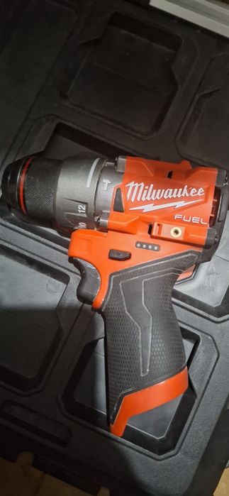 Дрель milwuakee m12