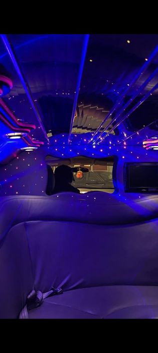 Limuzina de inchiriat /inchiriez limuzina Americana Chrysler 8 locuri