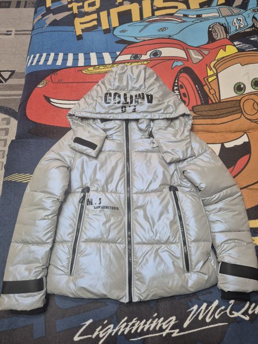 Продам куртки размер s m