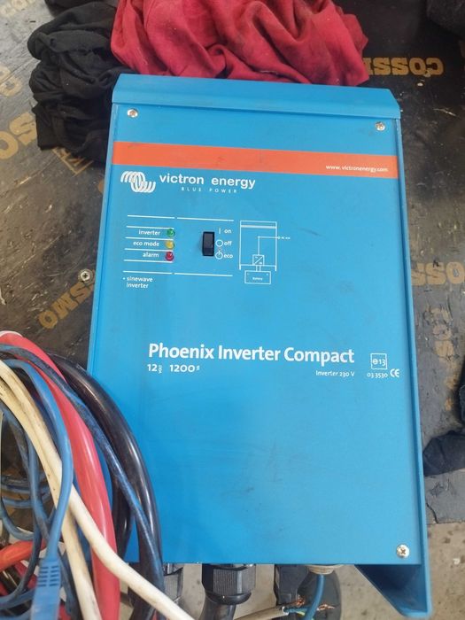 Инвертор Victron phoenix compact 1200w 12/220v