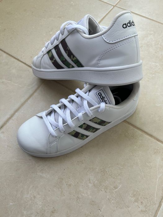 Дамски маратонки адидас 37 1/3