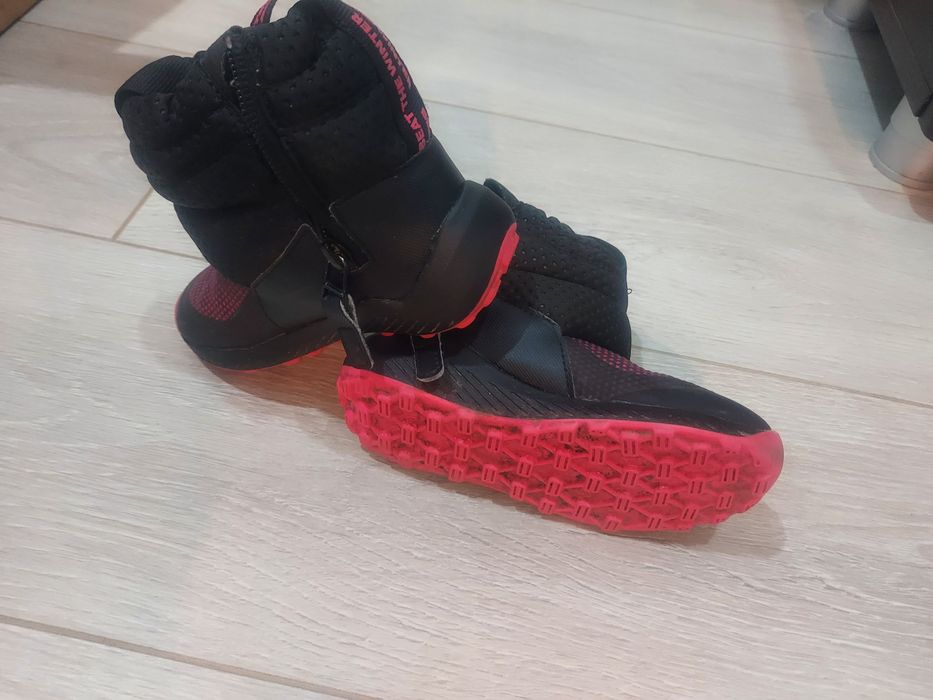 Сапоги на девочку.