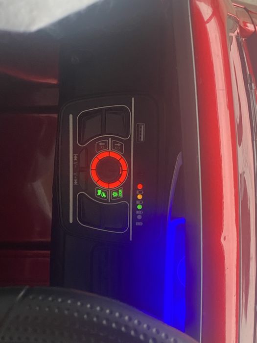 Электромобиль детский