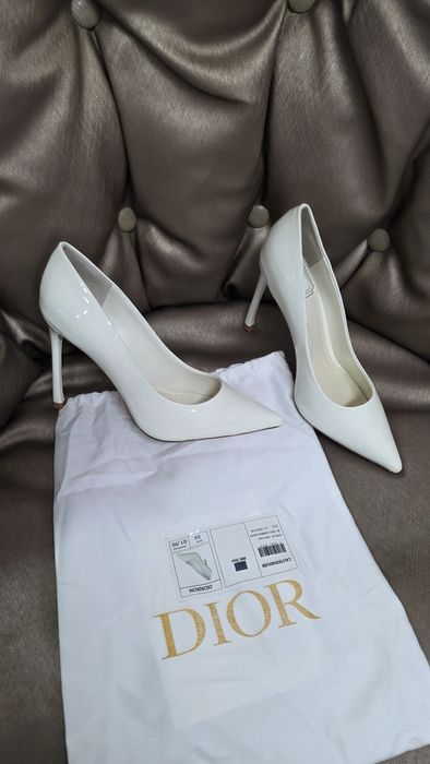 Обувки Christian Dior налични