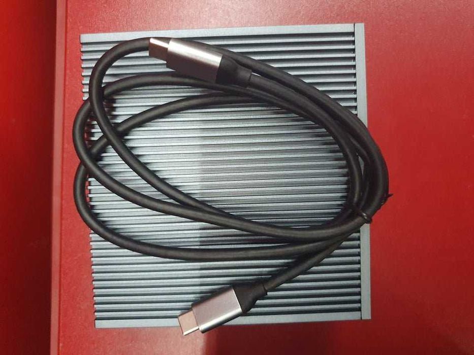 17в1 Докинг станция, три 4К дисплея Lyare