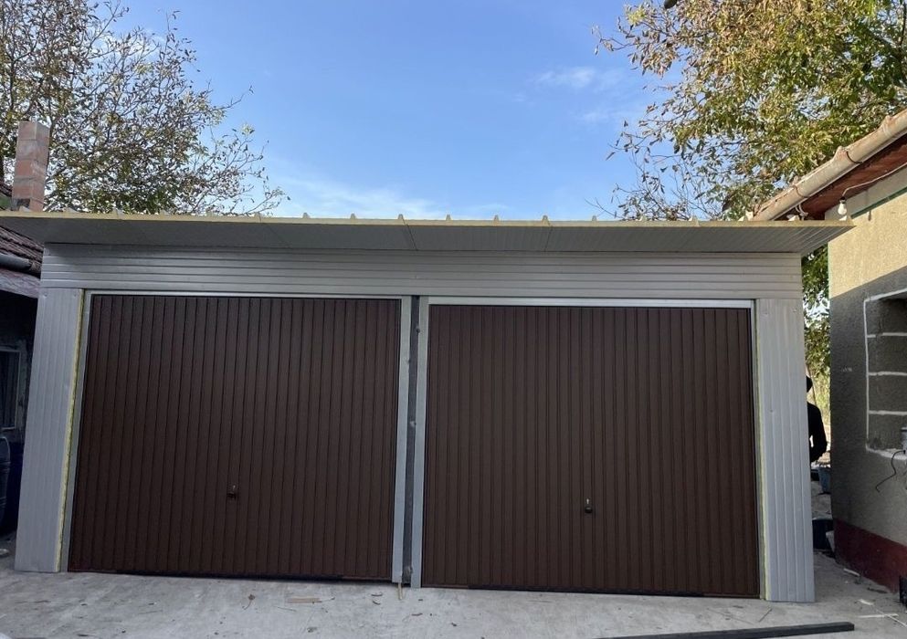 Garaje auto realizate din structură metalică și panou sandwich