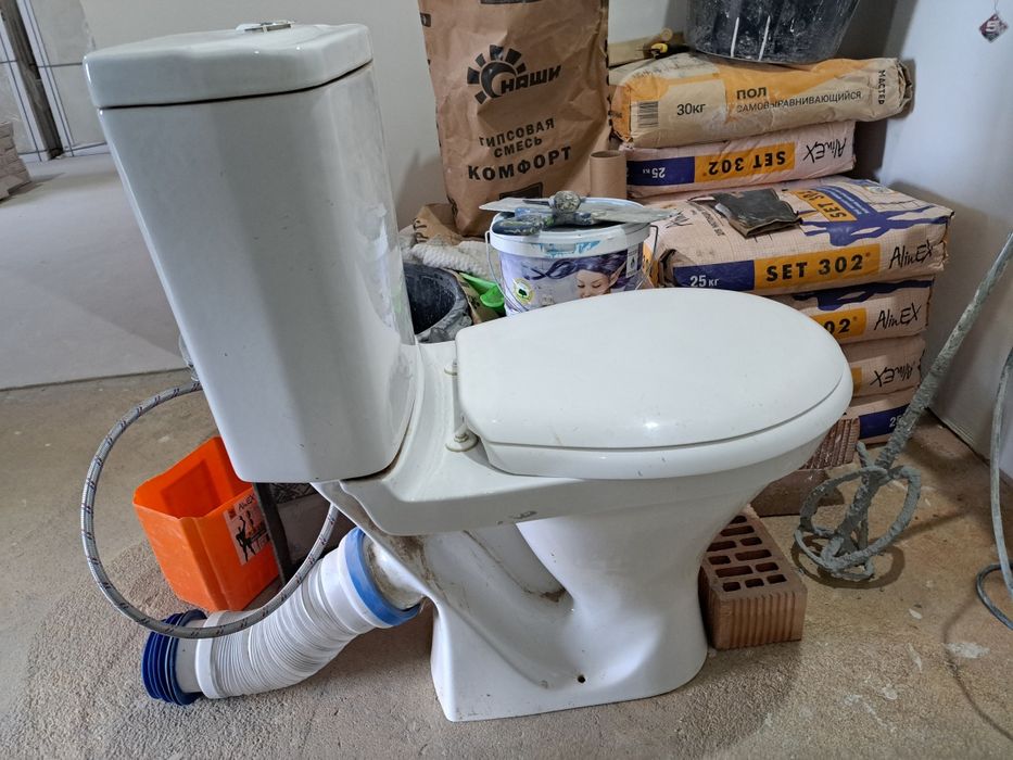 Продам унитаз б/у с бачком,самовывоз