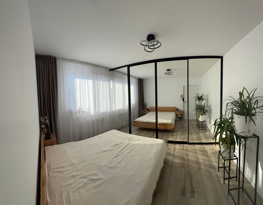 Inchiriez apartament 3 camere Eroilor