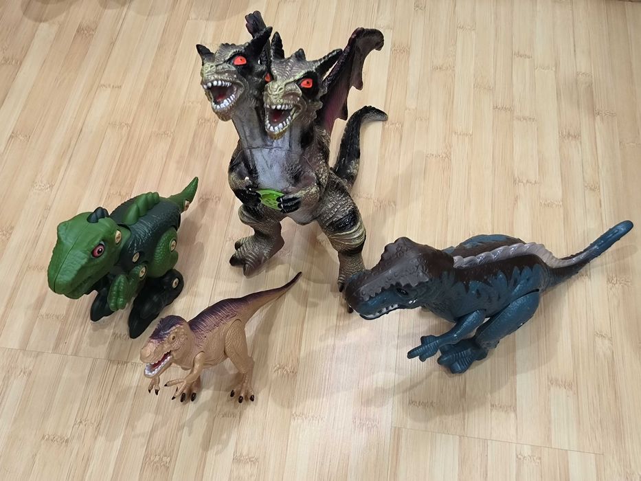 Играчки динозаври големи със звуци