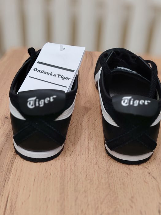 Кроссовки ONITSUKA TIGER MEXICO 66 продаю, срочно