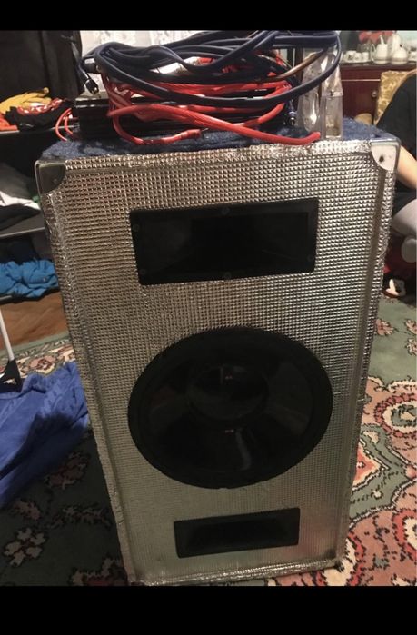 Vand subwoofer auto plus statie !