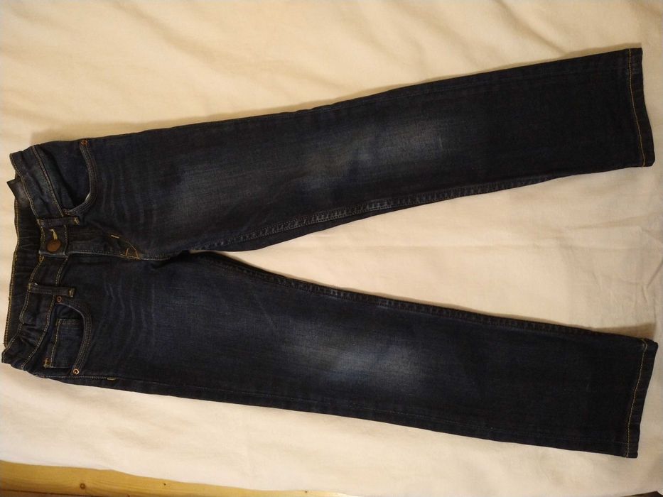 Модерни дънки за момиче