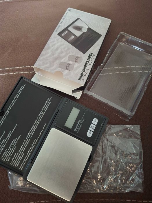 Прецизна електронна везна, 200 г/0,01 г, LCD дисплей, преносима