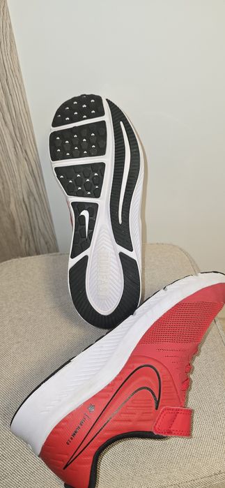 маратонки NIKE srat RUNNER