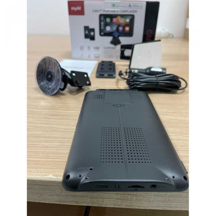 7 INCH Мултимедийна навигация със стойка AppleCarPlay и AndroidAuto