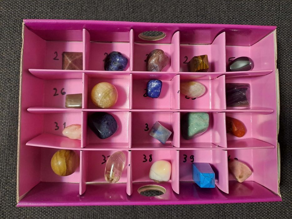 Cristale si pietre (rune) din colectia DeAgostini