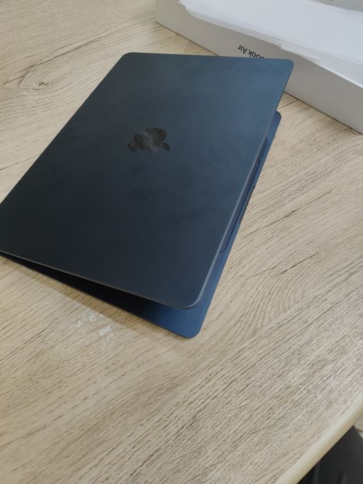 MacBook Air M2 8/256