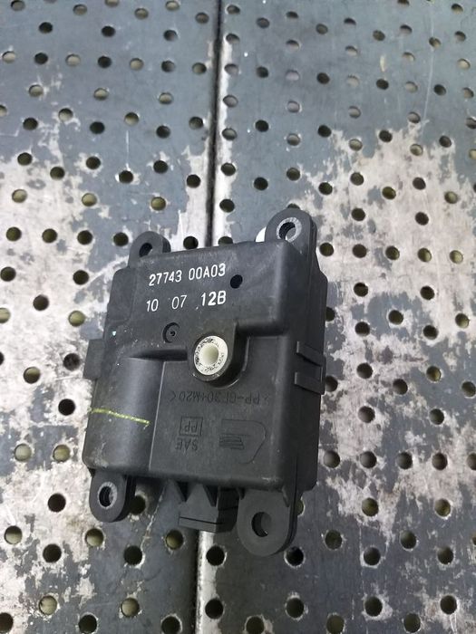 Motoras clapeta aeroterma nissan qashqai j10 2774300a03