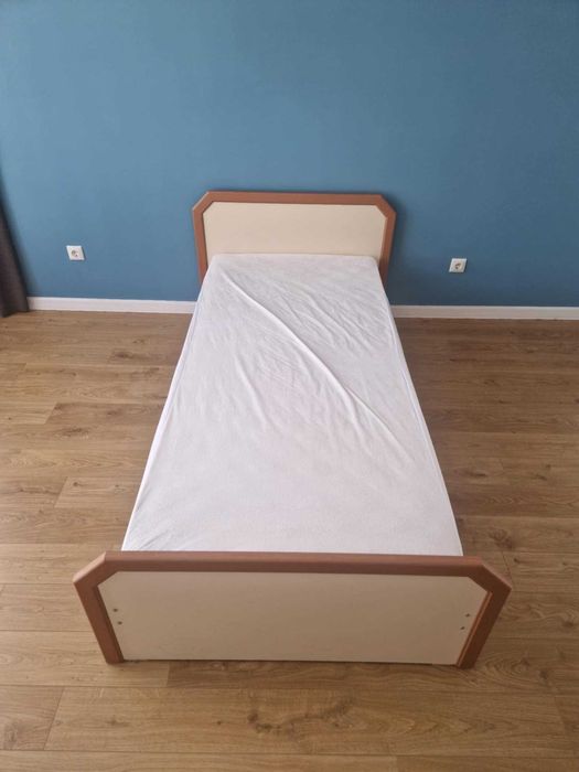Единично легло с матрак 90/200