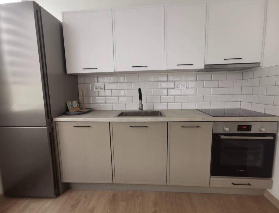 Дава се под наем Тристаен апартамент в Пловдив, Кършияка - 86 кв.м за 650 € - Снимка #2