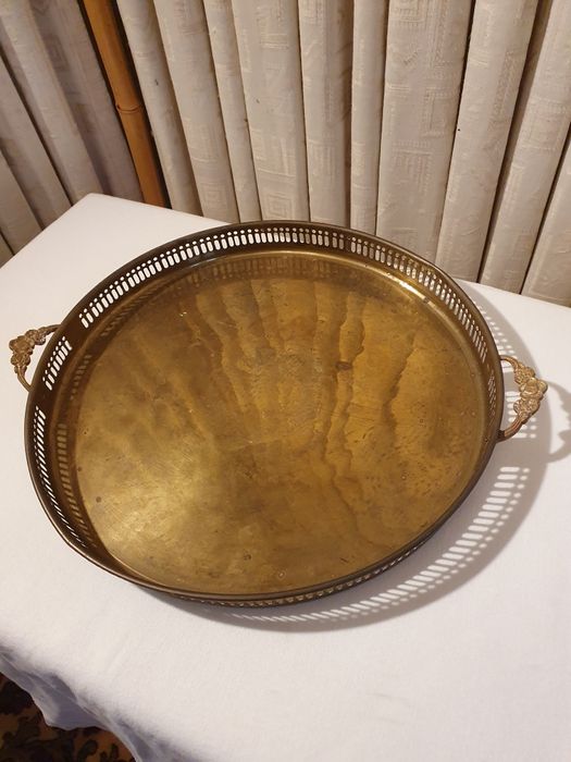 Vând fructiera bronz