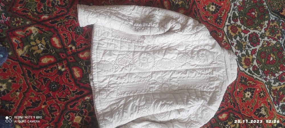 Продам куртку демисезонную.