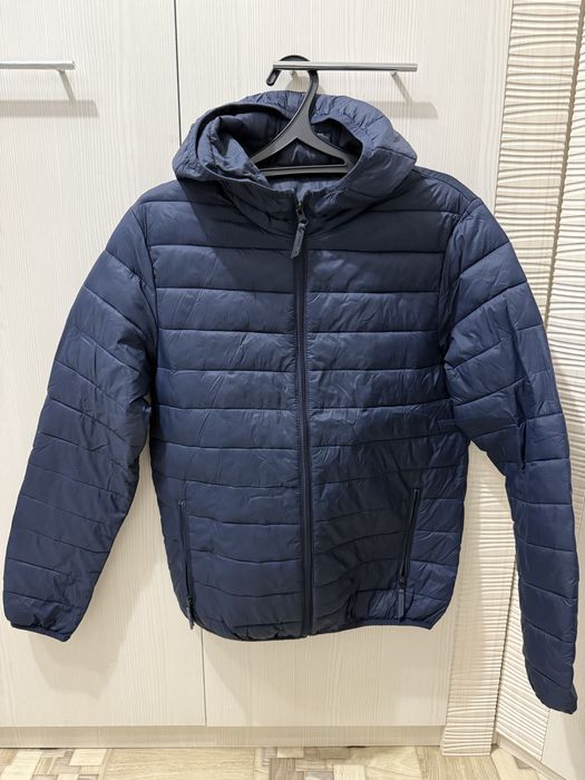 Продам ветровку на мальчика