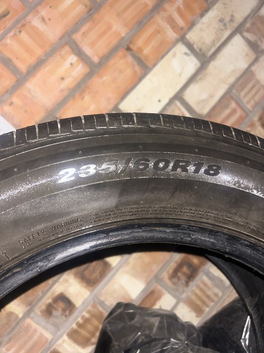 Продам шины 235/60 18 летние