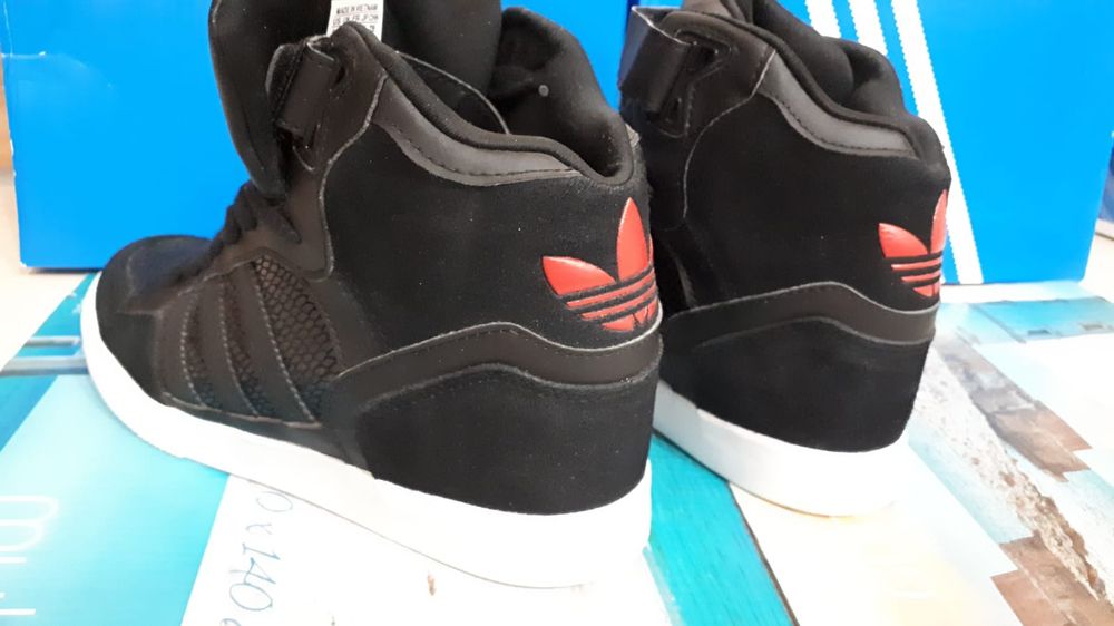 Кроссовки сникеры аdidas новые