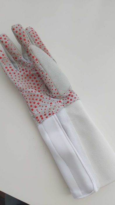 Фехтовална ръкавица