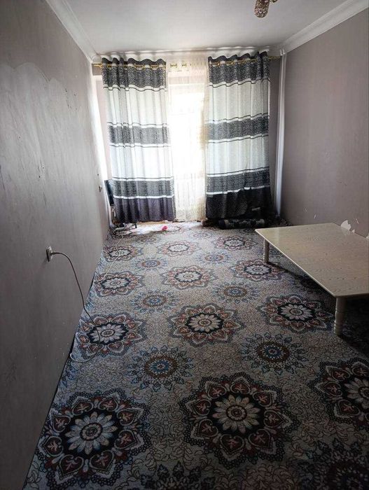 Дом продаётся (бывшие общежитие.)  2х комнатная 3-етаж