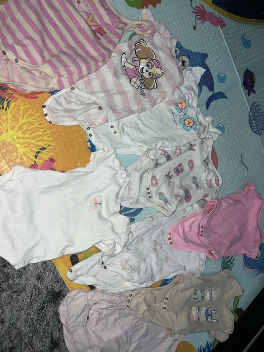 Lot body-uri cu maneca scurta