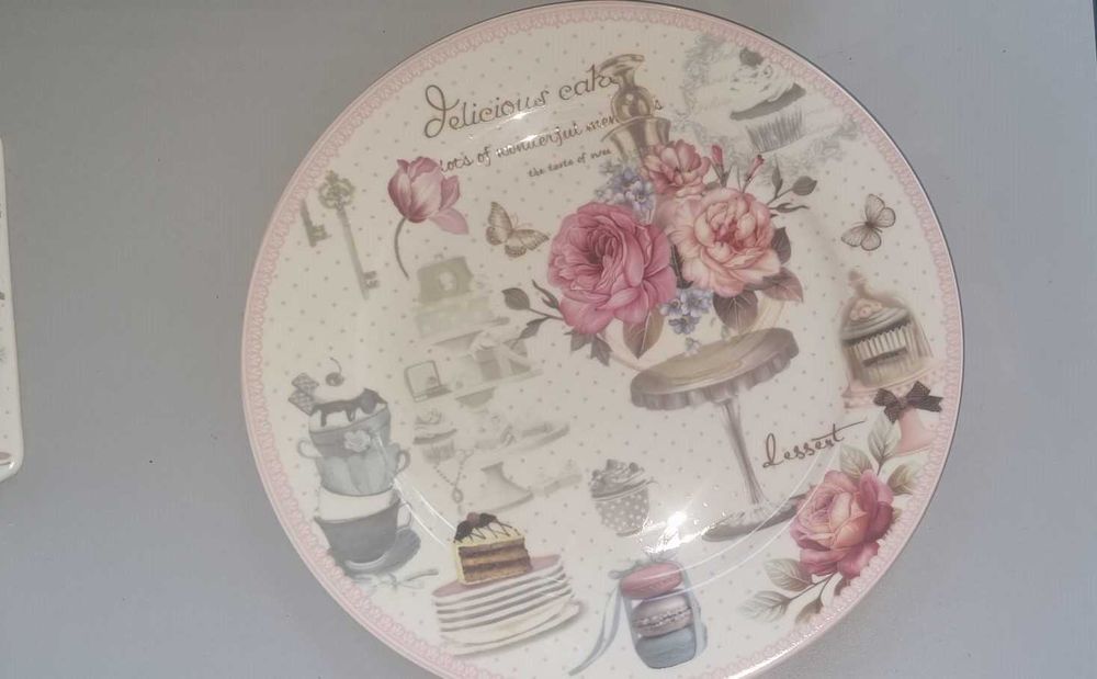 Set de tort 8 piese platou cu 6 farfurii si o spatula Delicious Cake wonderful memories 27 / 19 cm
