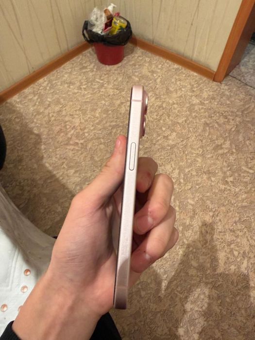 Продам Iphone 15