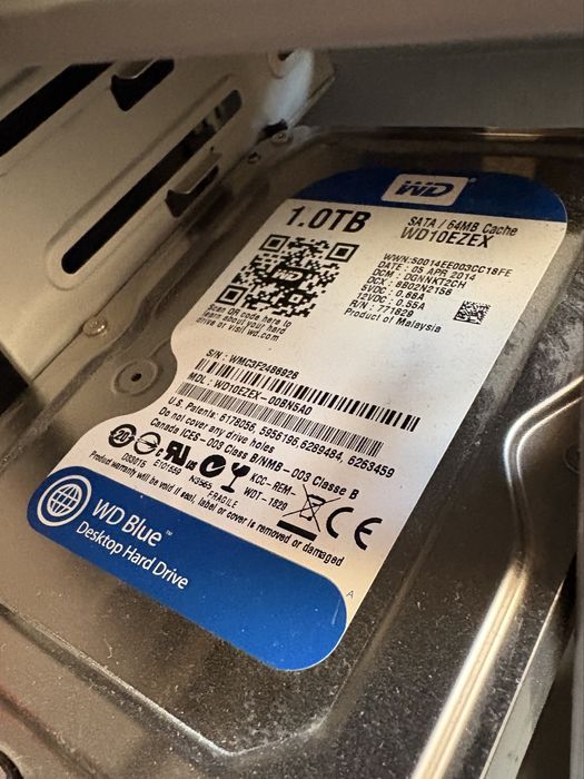 На части или цял. Компютър, буфер, монитор. Corsair CX500, Philips