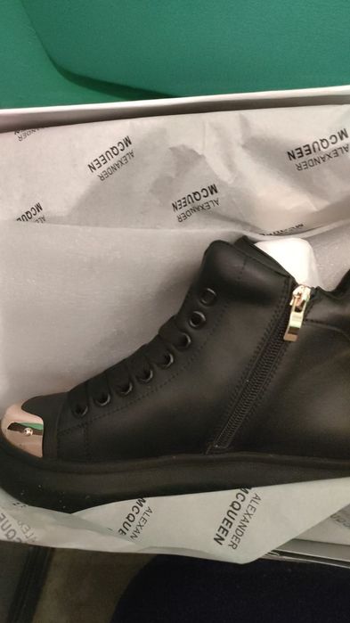 Кросовки новые продам