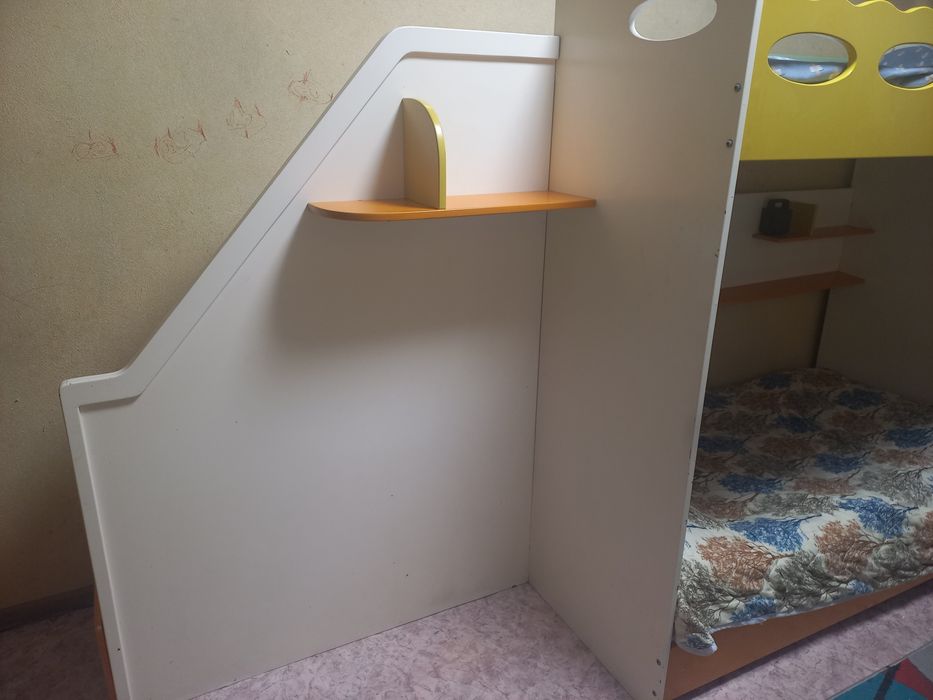 Срочно продам кровать и шкаф