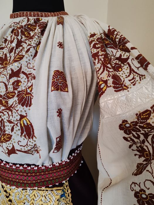 Ie/Camasa/Port popular