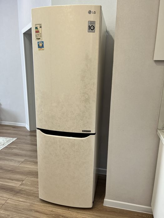 Продам холодильник LG