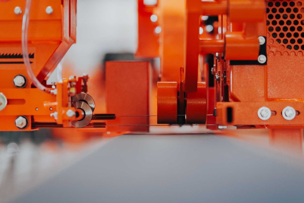 Двуглав Хоризонтален Банциг за Капаци и Палетни Дъски