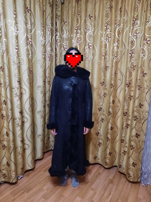 Теплая, красивая, удобная, в хорошем состоянии разм подходит на 42-46