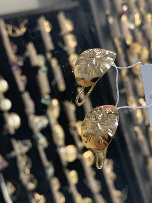 Золото серьги  г.Астана