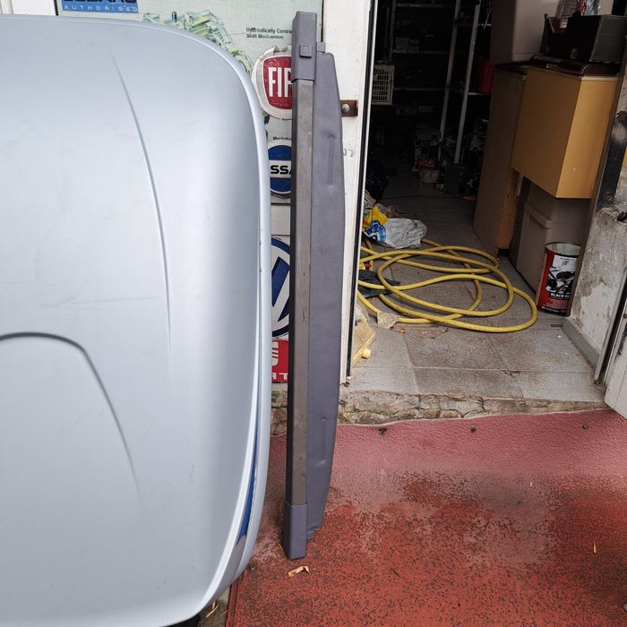 Оригинална щора за багажник v40/v50/2000/2003.    2004/2012