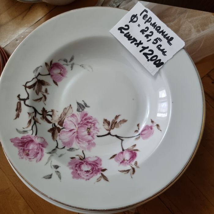 В 3 мик.Продаются тарелки,пиалки