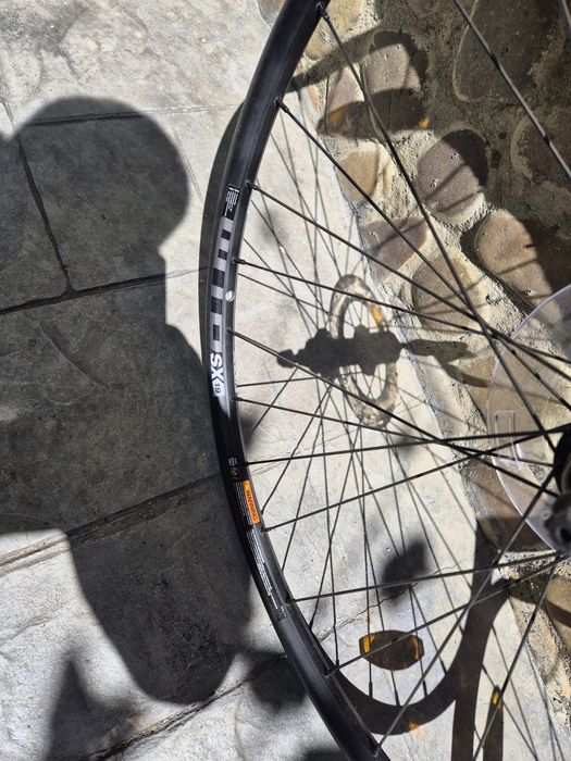 Roti bicicleta 29 noi WTB de pe un Cannondale