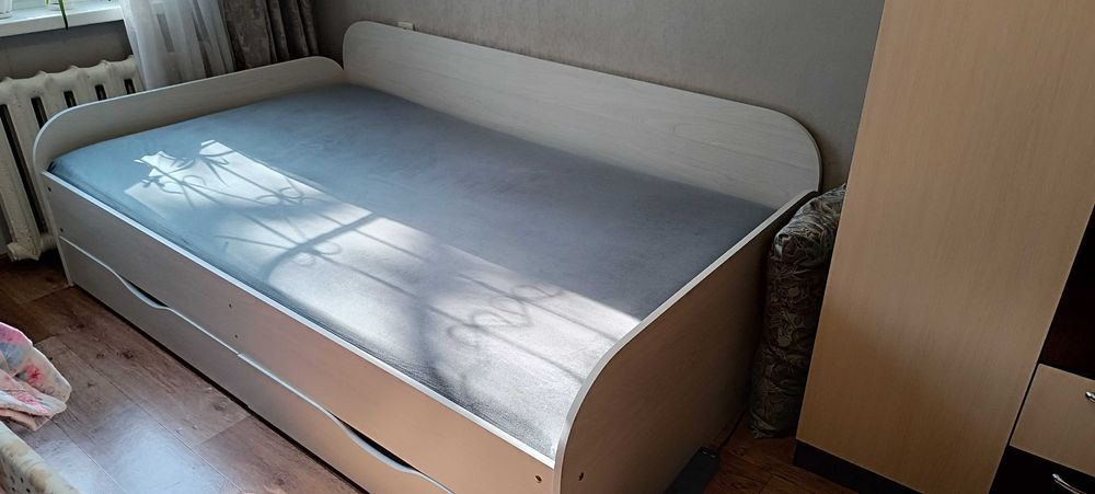 Тахта полуторка белая